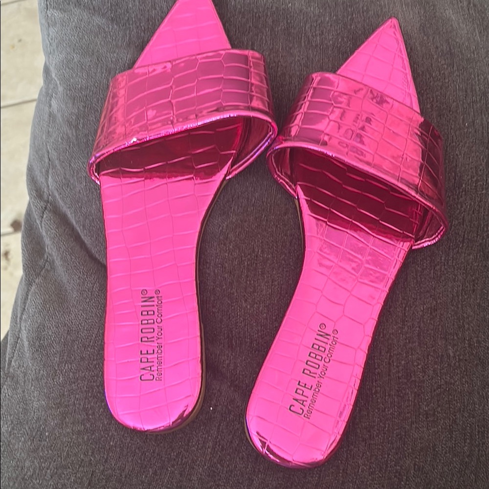 Cape Robbin Women's Metallic Pink Slide Sandals